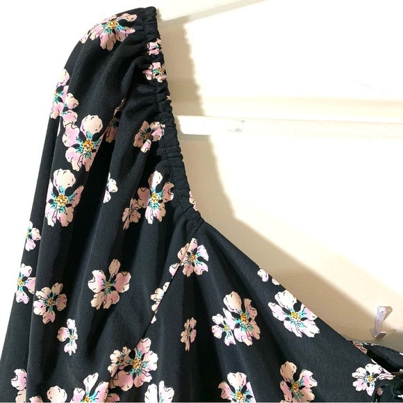 2/$35 ASOS Sweetheart Neckline Floral Peasant Blouse - Picture 3 of 12